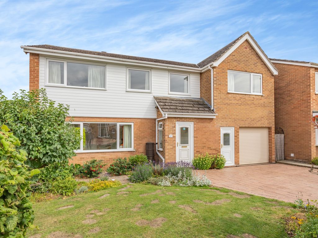 5 bed detached house for sale in Chatsworth Place, Longthorpe, Peterborough PE3 Zoopla