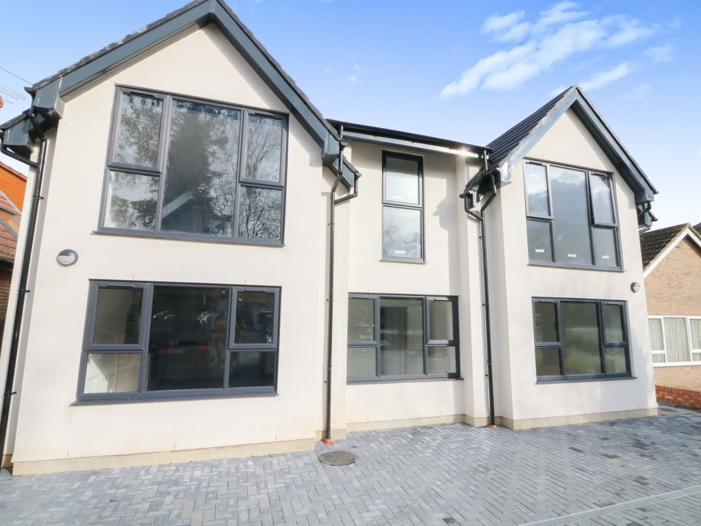 2 bed flat to rent in Cambridge Road, Great Shelford, Cambridge CB22, £