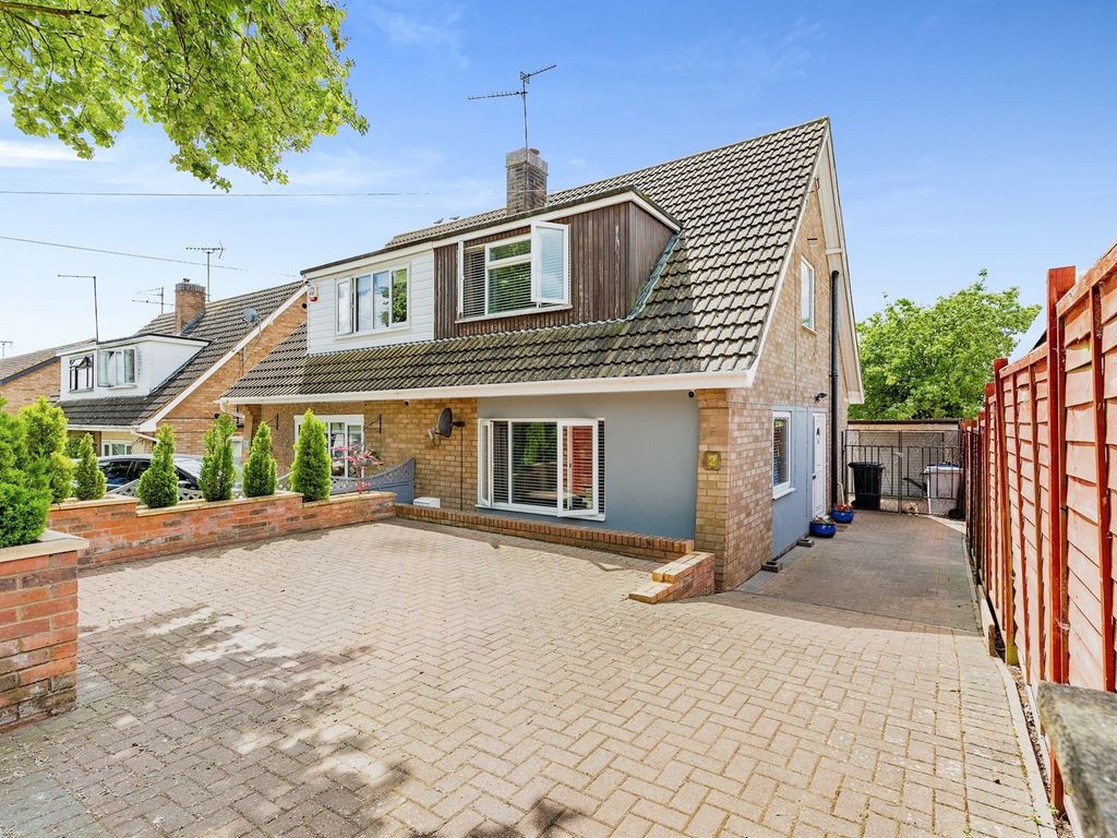 3 bed semidetached house for sale in Brington Drive, Barton Seagrave