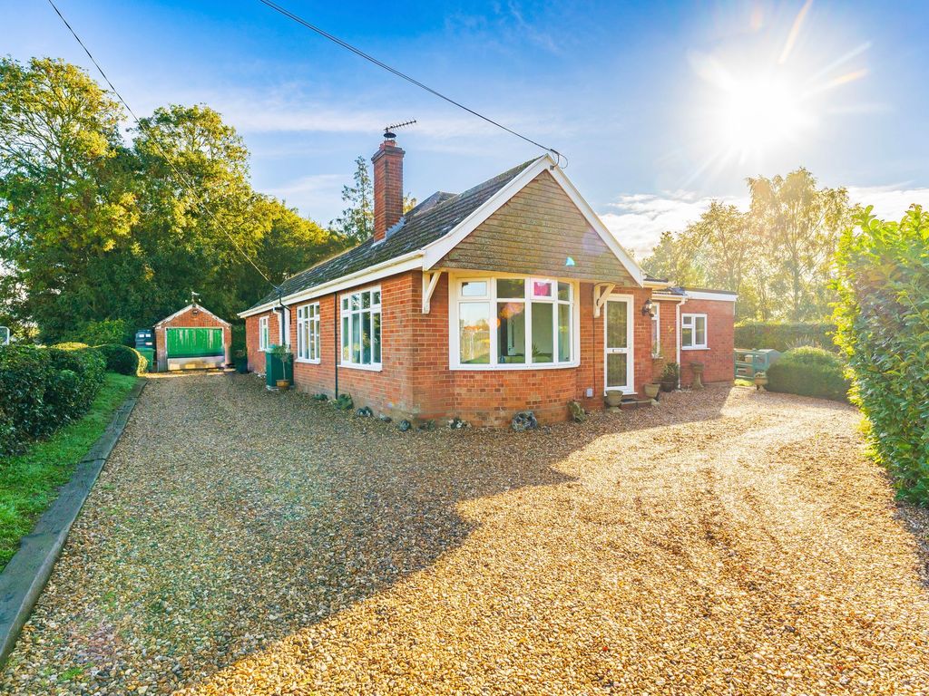 4 bed property for sale in Lingwood Road, North Burlingham NR13, £750,000 Zoopla