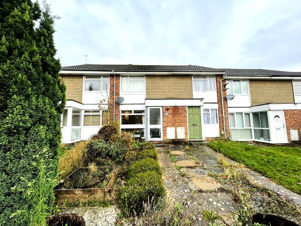 2 bed terraced house to rent in St Michaels Road, Hitchin SG4, £1,295