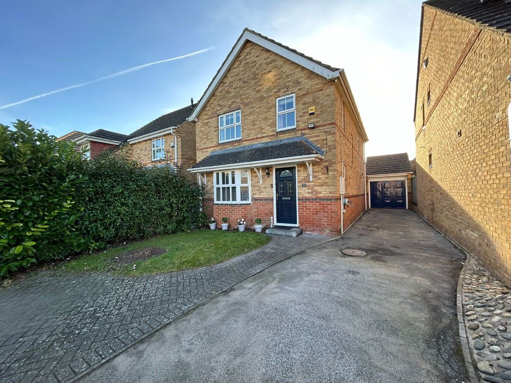 4 bed detached house for sale in Millers Way, Houghton Regis, Dunstable