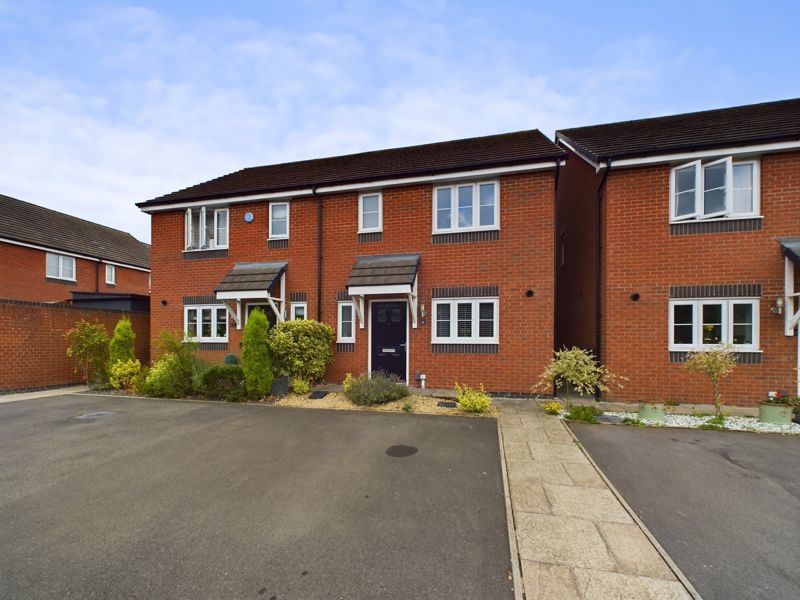 3 bed semidetached house for sale in Miners Way, St. Telford
