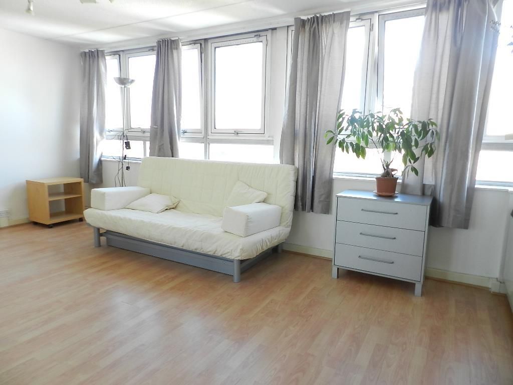 Studio to rent in Kennard House, Francis Chichester Way, London SW11