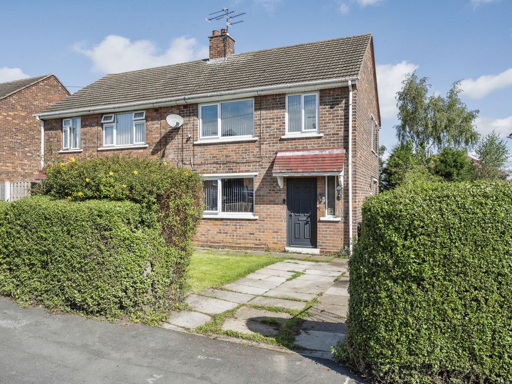 3 bed semidetached house for sale in Rowena Drive, Scawsby, Doncaster