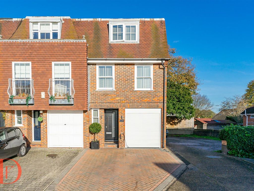 4 bed end terrace house for sale in Wroths Path, Loughton IG10, £600,000 Zoopla