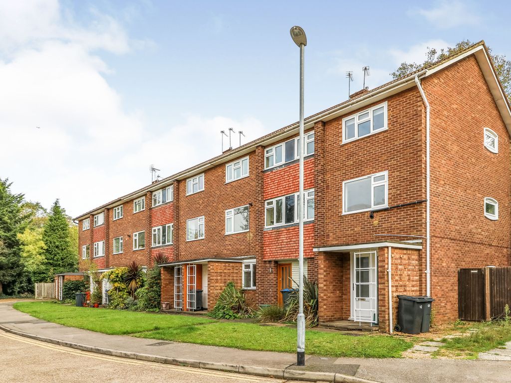 2 bed to rent in South Terrace, Surbiton KT6, £1,650 pcm