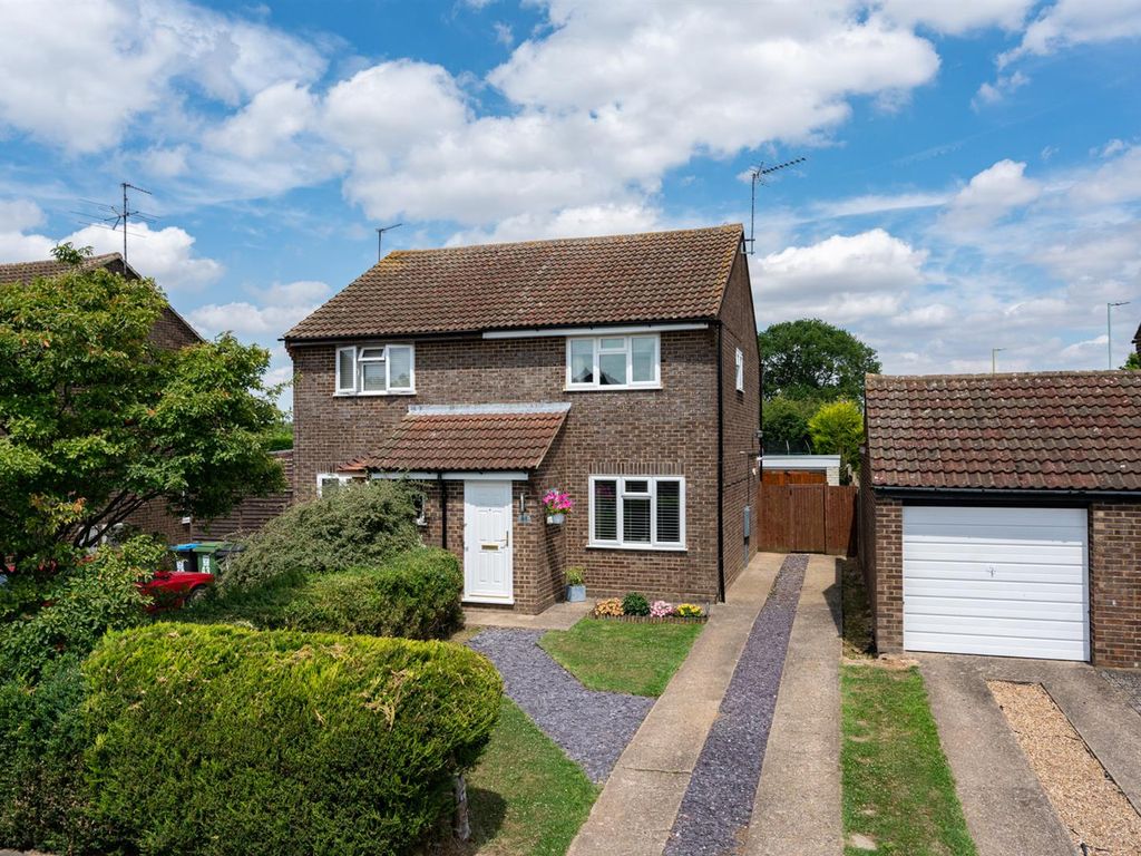 2 bed semidetached house for sale in Isenburg Way, Grovehill, Hemel