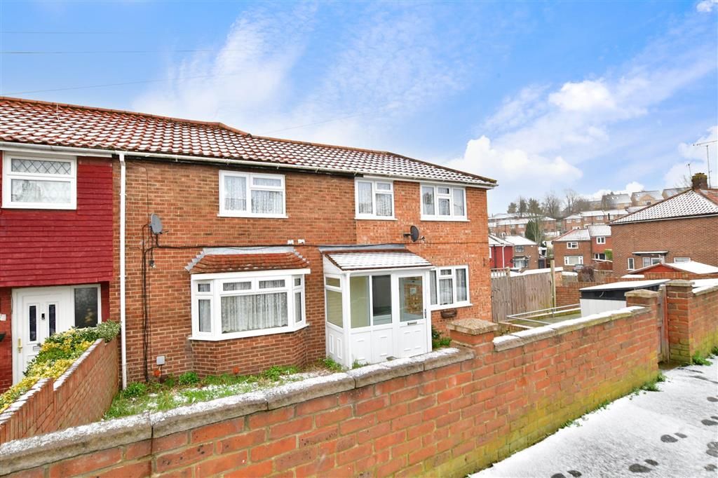 5 bed end terrace house for sale in Barnaby Terrace, Rochester, Kent ME1, £375,000 Zoopla