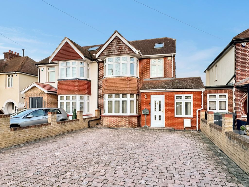4 bed semidetached house for sale in Coldharbour Road, Northfleet DA11