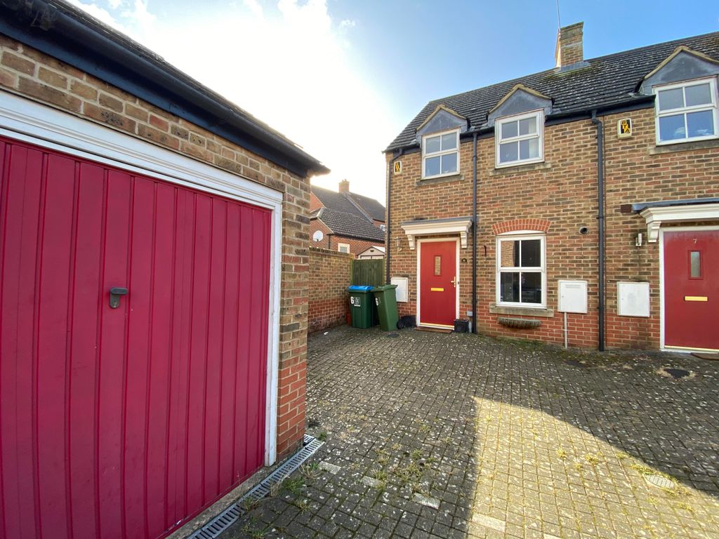 2 bed end terrace house to rent in Hudson Mews, Fairford Leys, Aylesbury HP19, £1,250 pcm Zoopla
