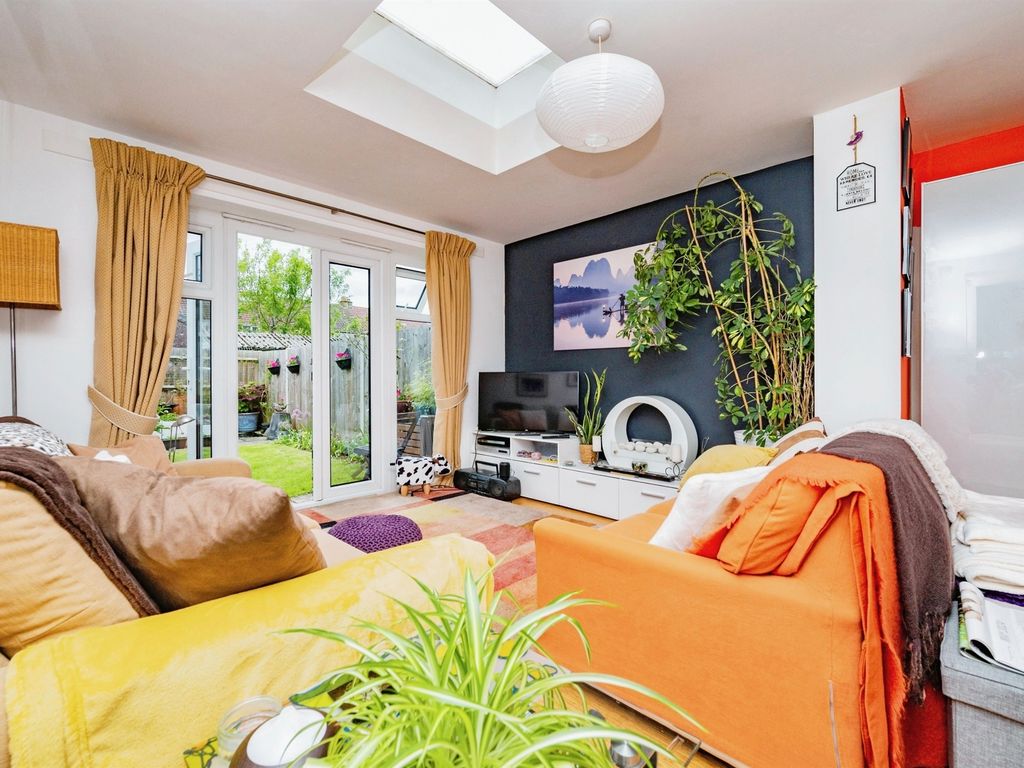 2 bed for sale in Harvey Road, London Colney, St. Albans AL2