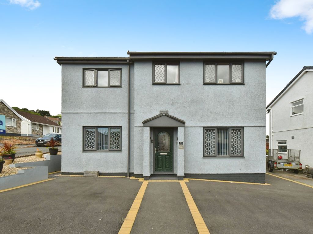 4 bed detached house for sale in Erw Non, Llannon, Llanelli SA14, £