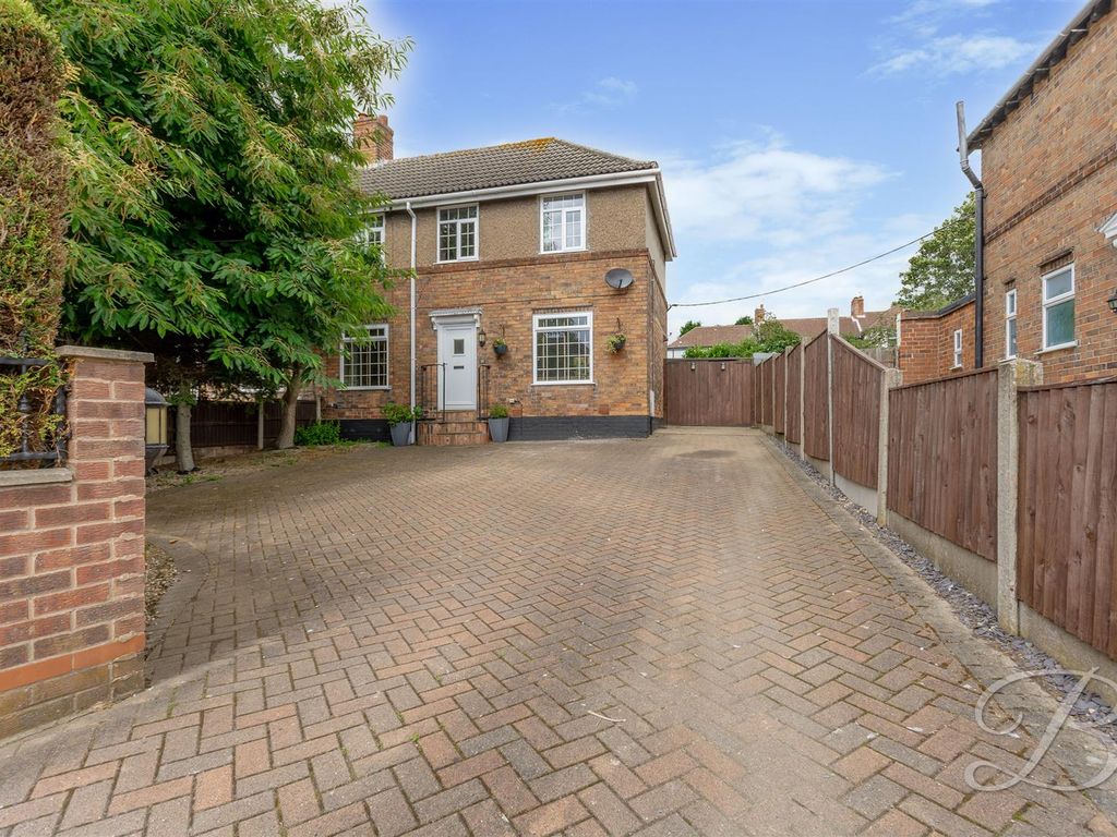 3 bed semidetached house for sale in Robin Hood Road, Blidworth
