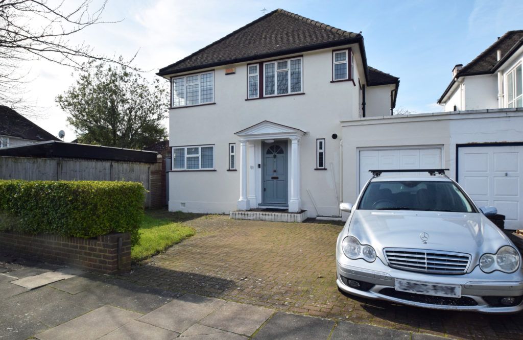 3 bed link detached house for sale in Corringway, Ealing W5, £1,345,000