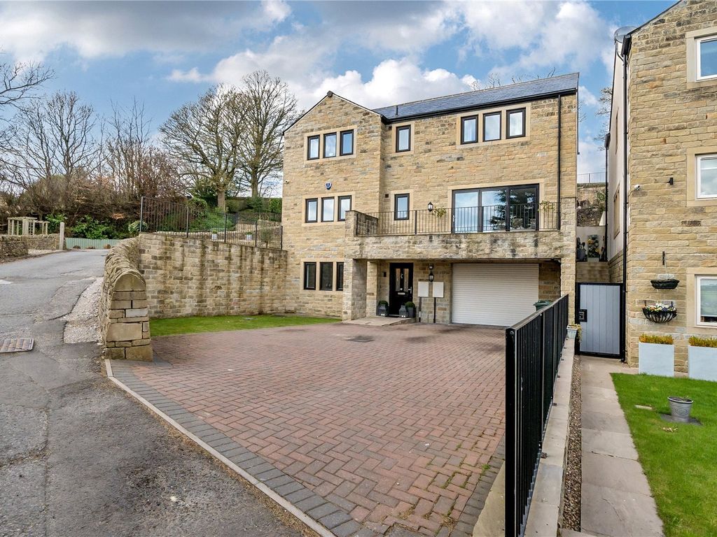 4 bed detached house for sale in Keighley Road, Oakworth, Keighley