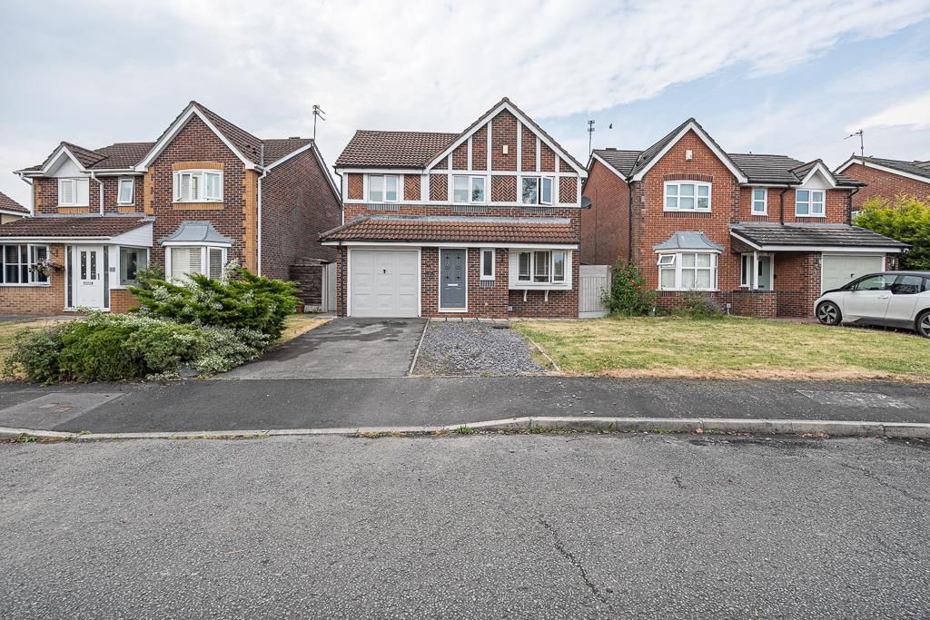4 bed detached house for sale in Fernleigh Close, Winsford CW7, £