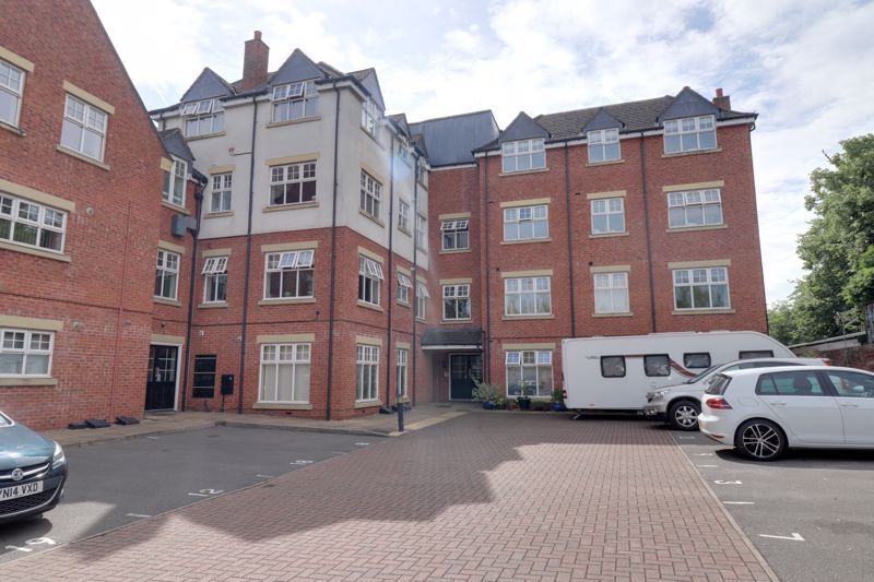 1 bed flat for sale in Roebuck Close, Uttoxeter, Staffordshire ST14