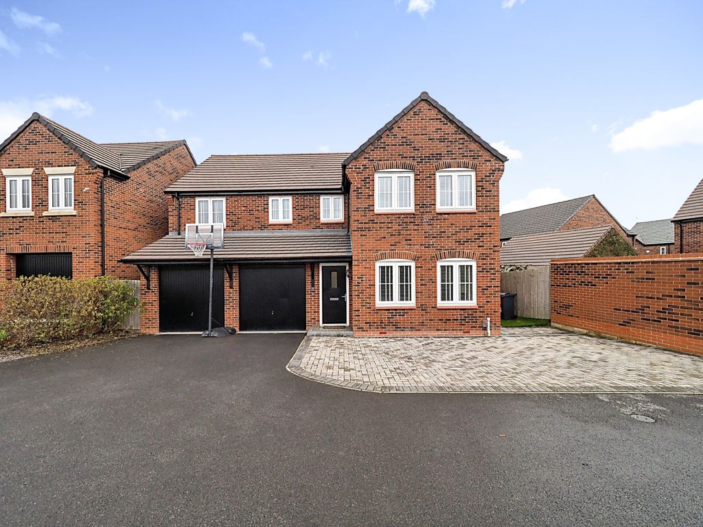 5 bed detached house for sale in Burnham Road, Mountsorrel