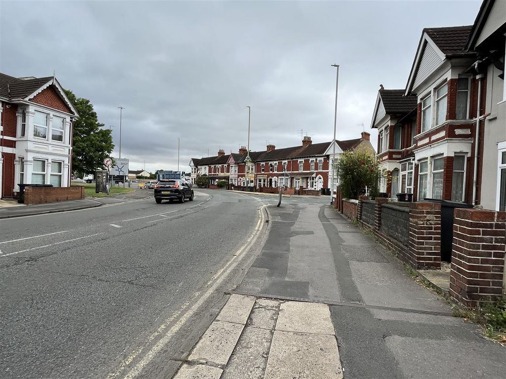 Terraced house for sale in County Road, Swindon SN1 Zoopla
