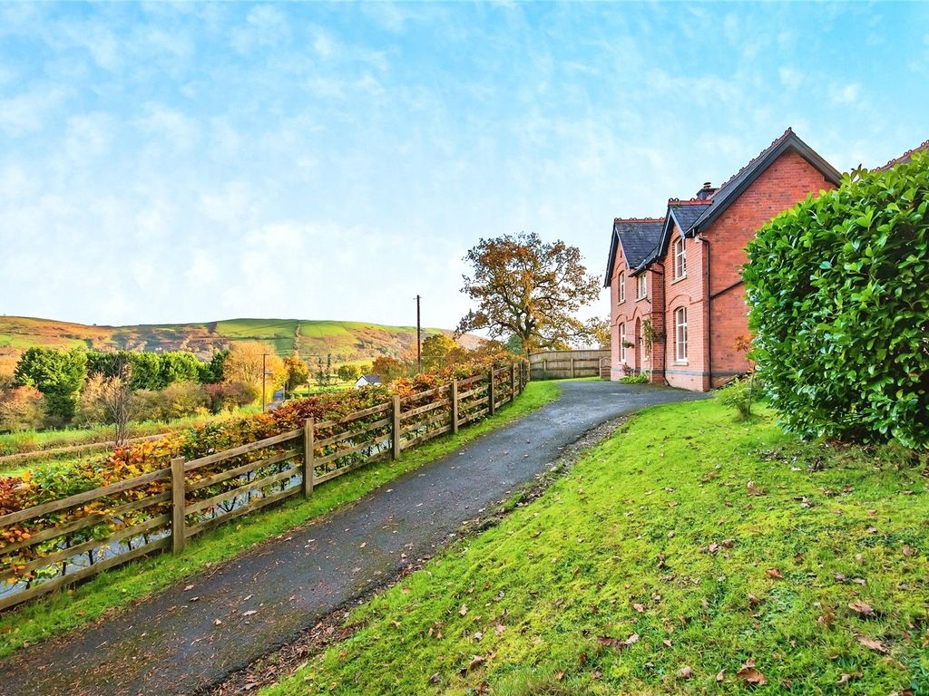 4 bed detached house for sale in Cilycwm, Llandovery, Carmarthenshire