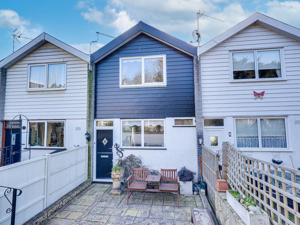 2 bed terraced house for sale in Leigh Hill Close, LeighOnSea SS9