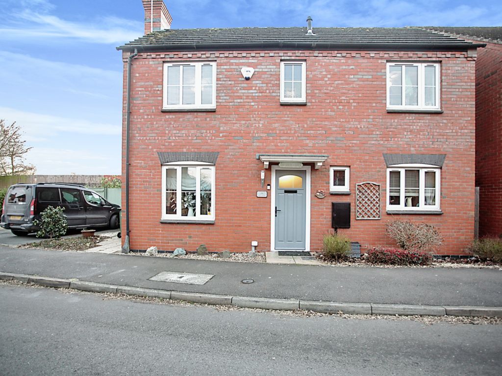 3 bed detached house for sale in Hydes Pastures, Nuneaton, Warwickshire