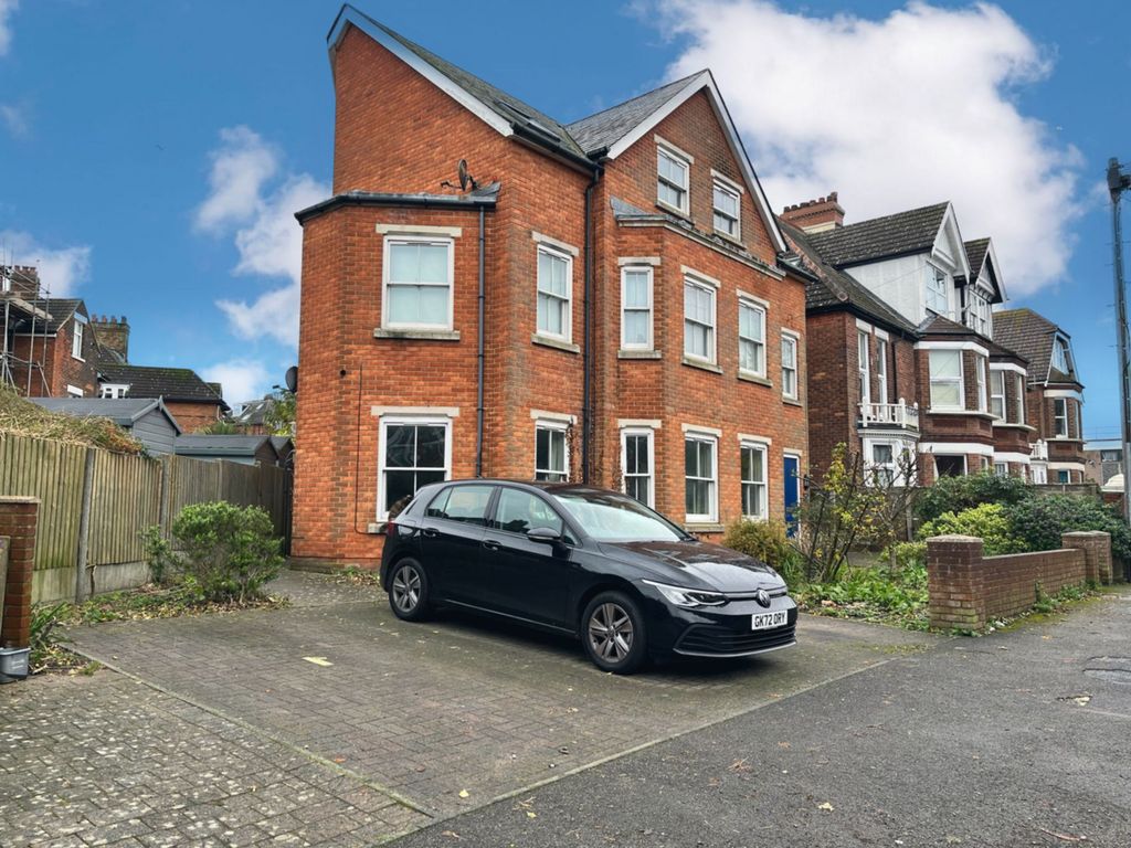 2 bed flat for sale in Kingsnorth Gardens, Folkestone CT20, £210,000 Zoopla