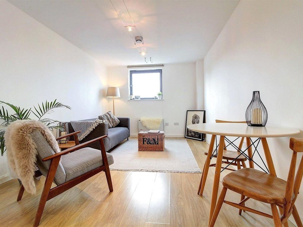 1 bed flat to rent in Mare Street, London Fields, London E8, £1,650 pcm