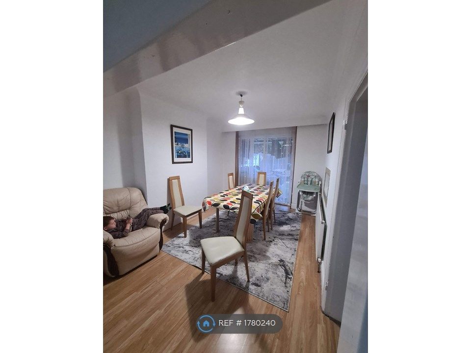 3 bed semidetached house to rent in Morley Crescent East, Stanmore HA7