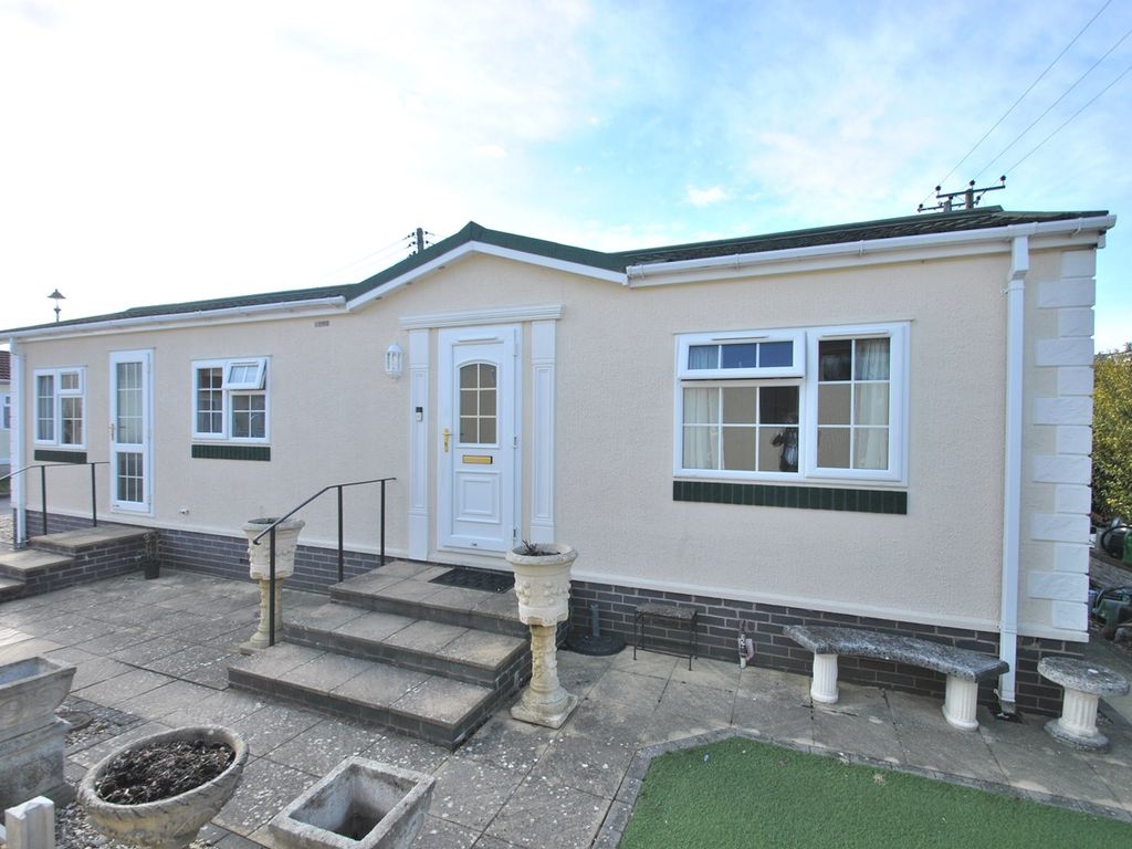 2 bed mobile/park home for sale in Woodmancote Park Homes, Woodmancote