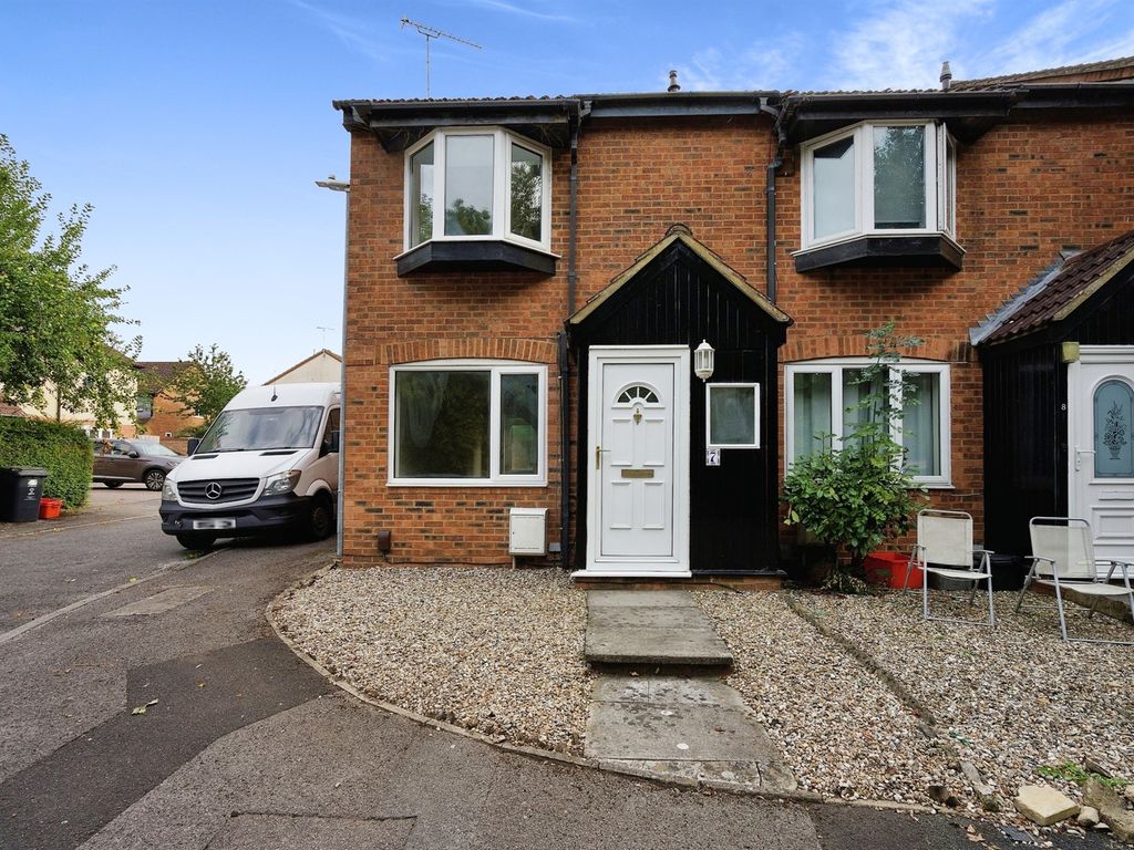 2 bed end terrace house for sale in Nevis Close, Sparcells, Swindon SN5