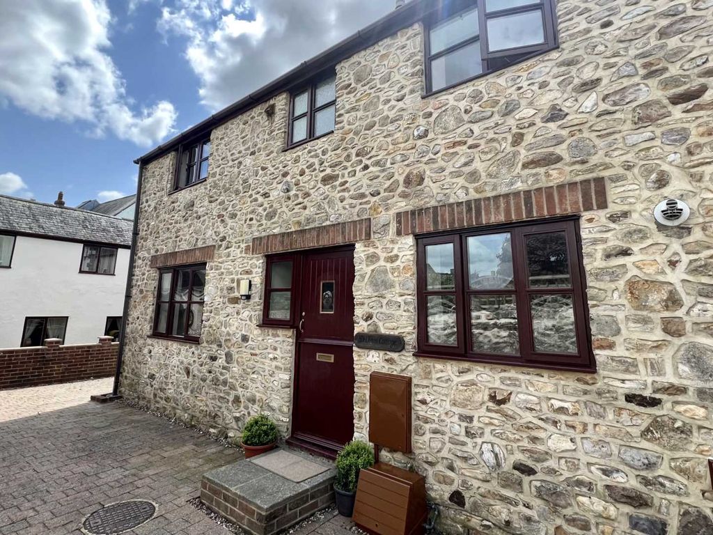 2 bed end terrace house for sale in Bath Street, Chard TA20 Zoopla