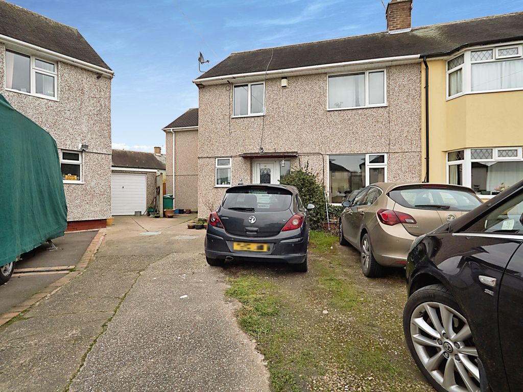 5 bed end terrace house for sale in Conifer Crescent, Clifton NG11 Zoopla