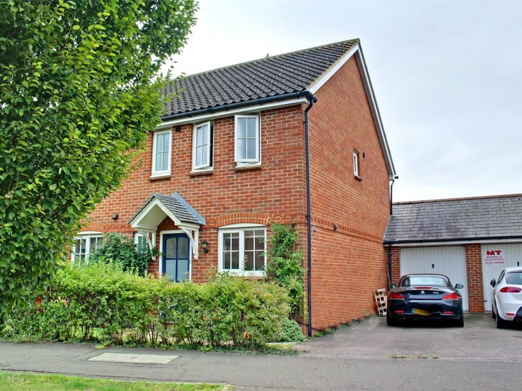 3 bed end terrace house for sale in Tithe Way, Great Cambourne