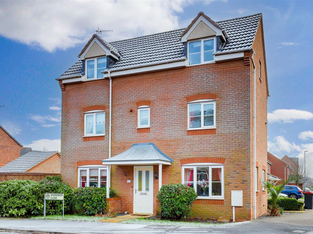 4 bed detached house to rent in Snowdrop Close, Hucknall