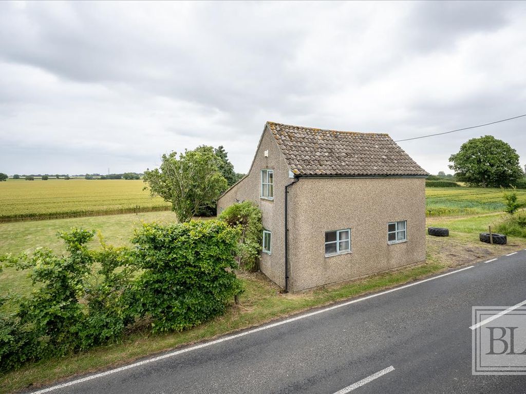 2 bed detached house for sale in Bentley Road, Little Bentley