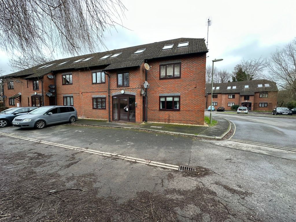 1 bed flat to rent in Court, Andover, Andover SP10, £695 pcm