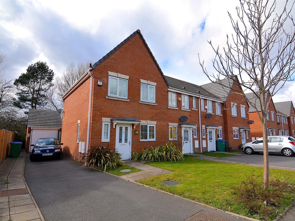 3 bed semidetached house to rent in Meyrick Road, West Bromwich B70