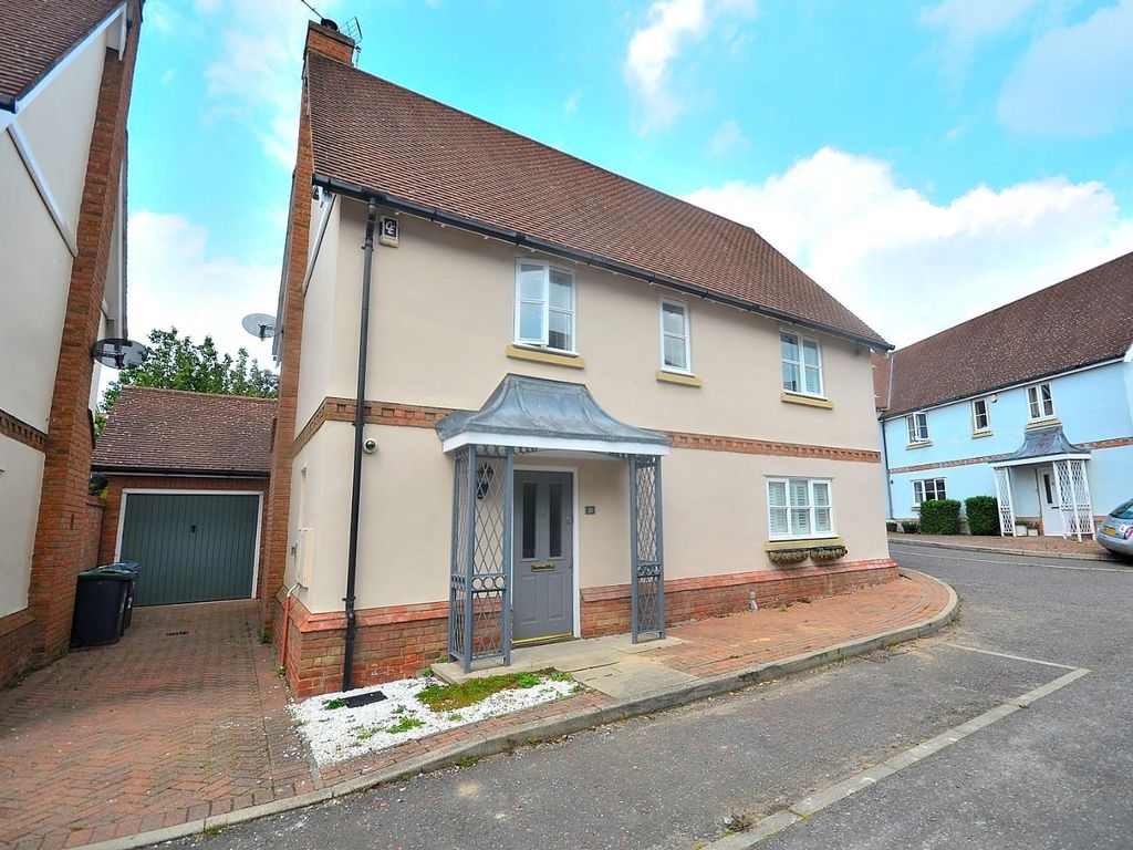 4 bed detached house to rent in Mildmay Close, Flitch Green, Dunmow CM6