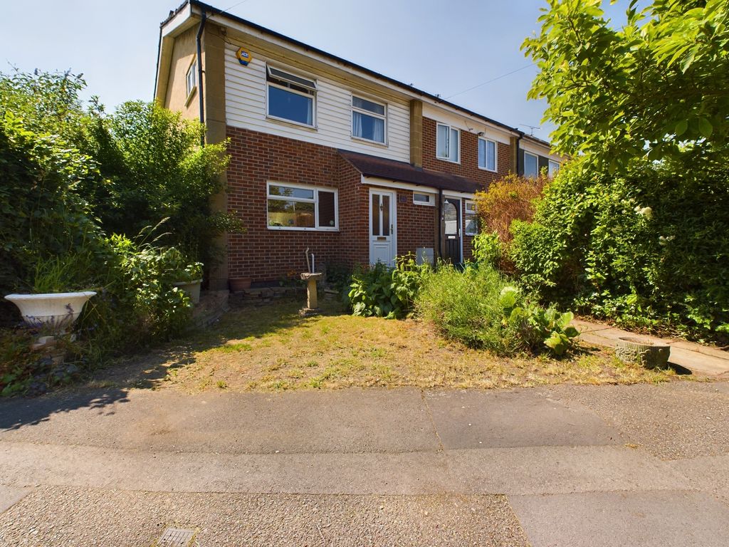 3 bed end terrace house for sale in Meadow Way, Theale RG7 Zoopla