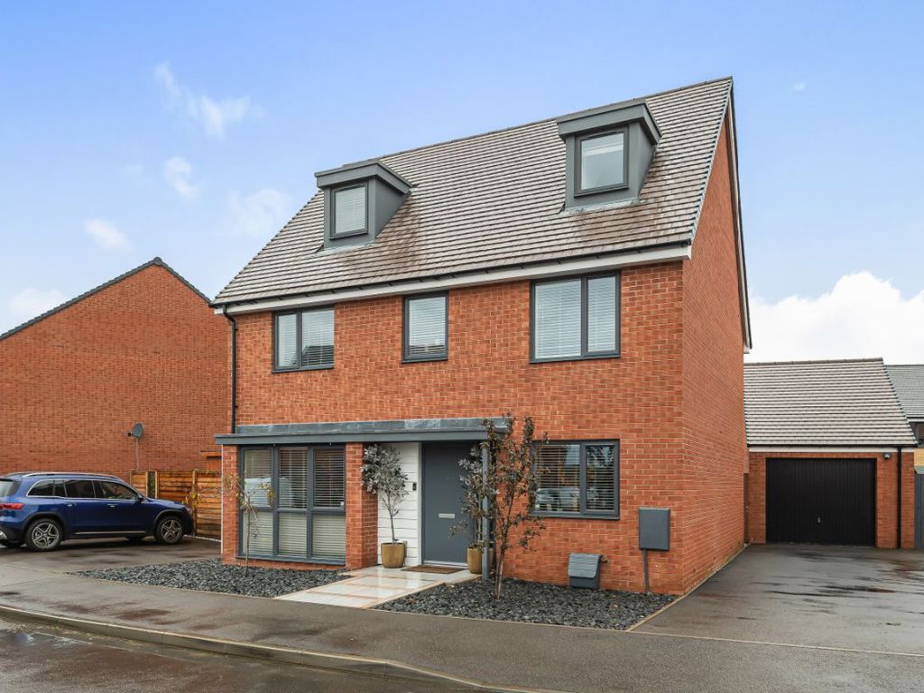 6 bed detached house for sale in Buckworth Drive, Wootton, Bedford MK43