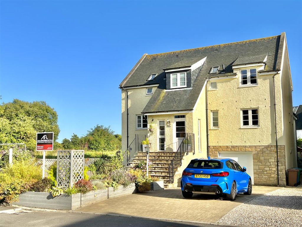 4 bed property for sale in Low Causeway, Culross, Dunfermline KY12, £