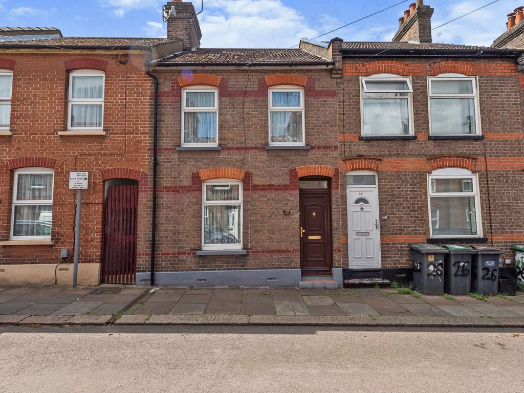 3 bed terraced house for sale in Baker Street, Luton LU1 - Zoopla