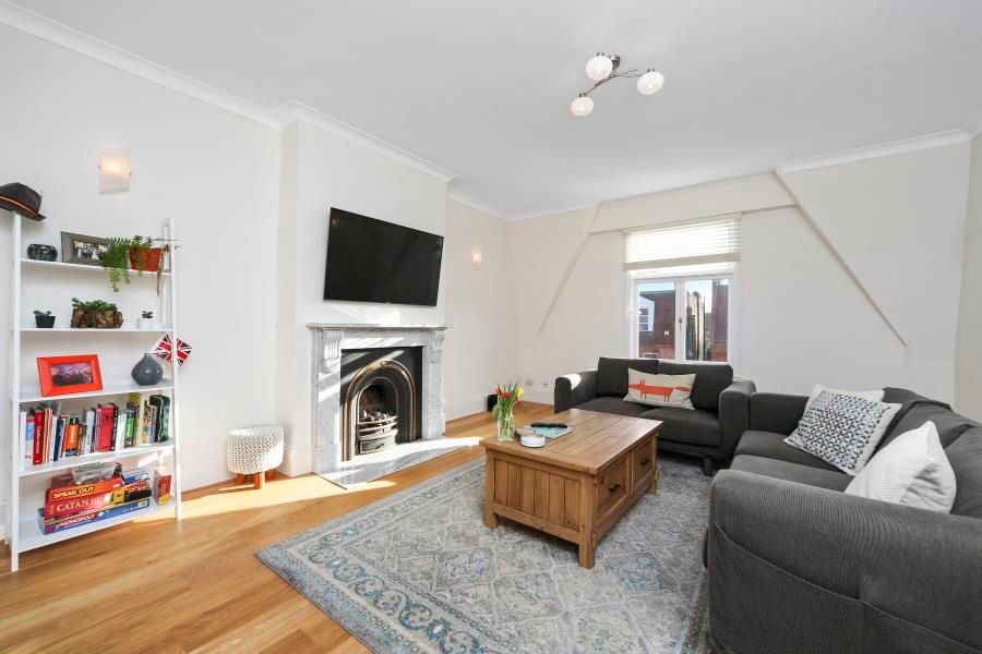 2 bed flat to rent in Aberdare Gardens, South Hampstead NW6, £3,250 pcm Zoopla