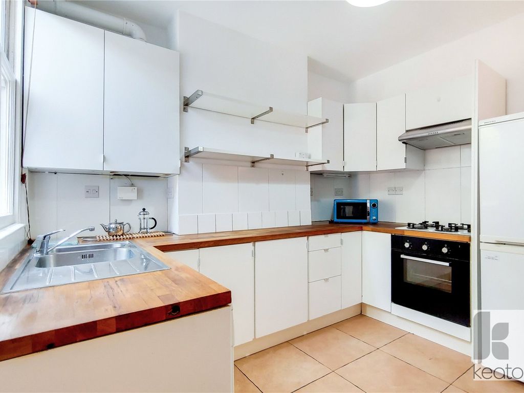 2 bed detached house to rent in Worland Road, Stratford, London E15