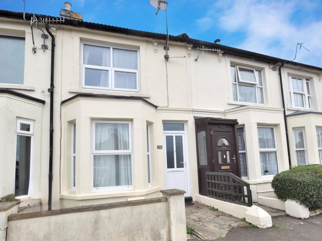 2 bed terraced house to rent in Oakfield Road, Hastings TN35, £1,000