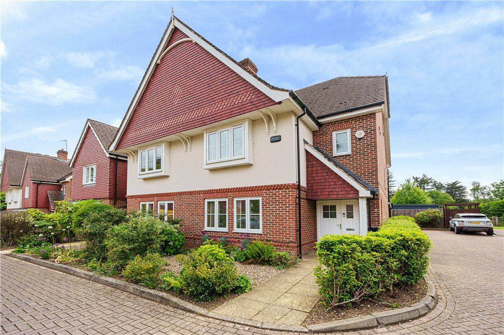 4 bed semidetached house for sale in Hedgerley Lane, Gerrards Cross