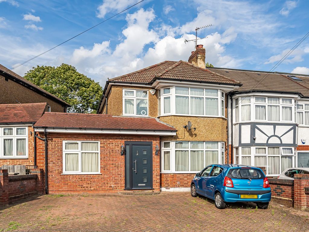 3 bed semidetached house for sale in Daneland, East EN4 Zoopla