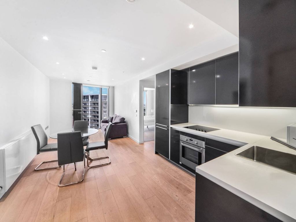 1 bed flat to rent in Walworth Road, Elephant And Castle, London SE1, £